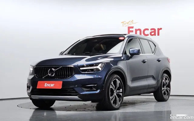 Volvo XC40 B4 — миниатюра 1