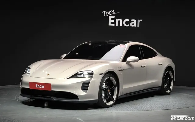 Porsche Taycan GTS — миниатюра 1