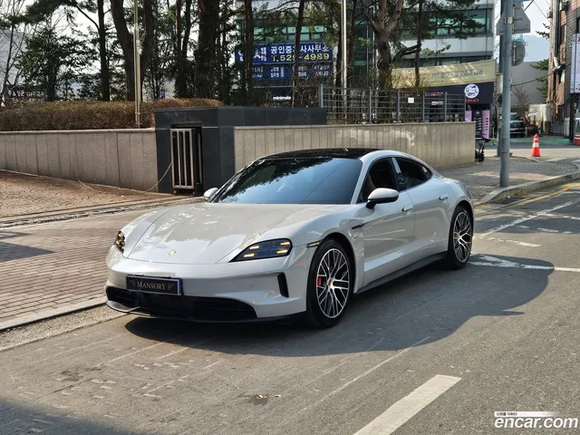 Porsche Taycan 4S — миниатюра 1