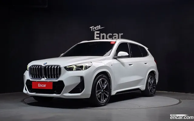 BMW X1 (U11) xDrive 20i M — миниатюра 1