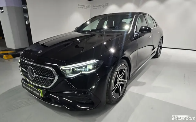 Mercedes-Benz E-Class (W214) E300 4MATIC AMG Line — миниатюра 1