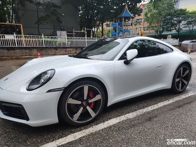 Porsche 911 (992) S — миниатюра 1