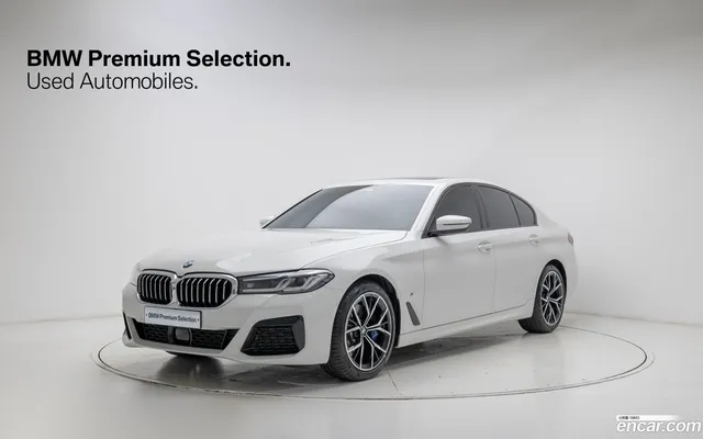 BMW 5 Series (G30) 530i M — миниатюра 1