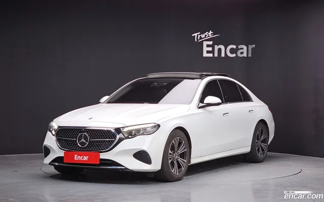 Mercedes-Benz E-Class (W214) E200 — миниатюра 1