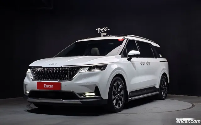 Kia Carnival 7 — миниатюра 1