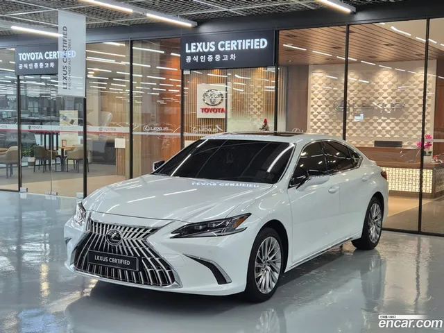 Lexus ES 300h — миниатюра 1