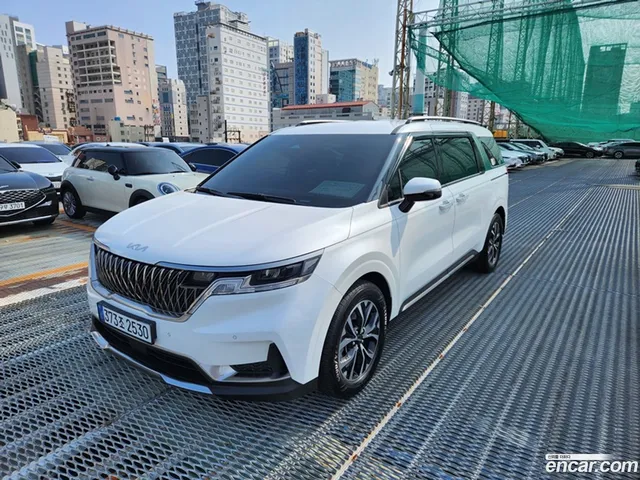 Kia Carnival 9 — миниатюра 1