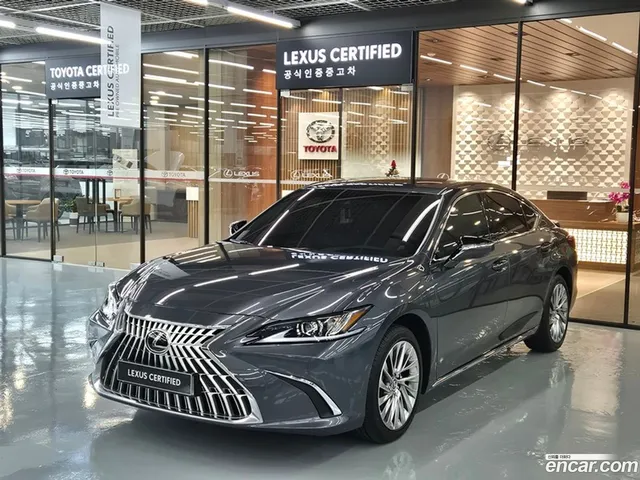 Lexus ES 300h — миниатюра 1