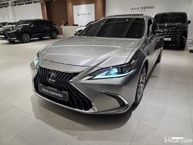 Lexus ES 300h — миниатюра 1