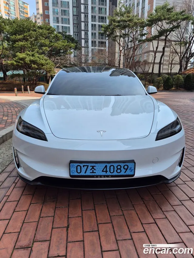 Tesla Model 3 AWD — миниатюра 1