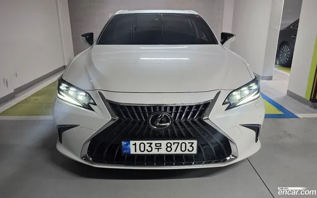 Lexus ES 300h — миниатюра 1