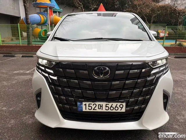 Toyota Alphard 2.5 HEV AWD — миниатюра 1