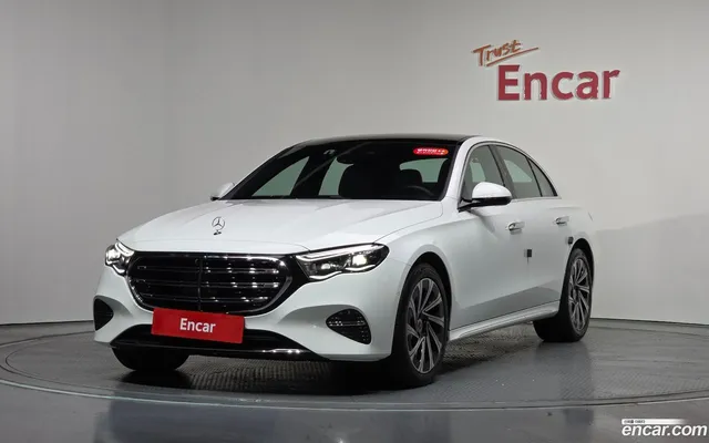 Mercedes-Benz E-Class (W214) E300 4MATIC — миниатюра 1