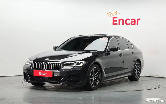 BMW 5 Series (G30) 520i M — миниатюра 1