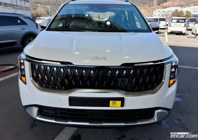 Kia Carnival HEV 9 — миниатюра 1