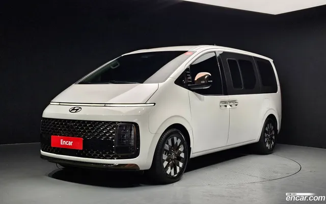 Hyundai Staria L3.5 7 — миниатюра 1