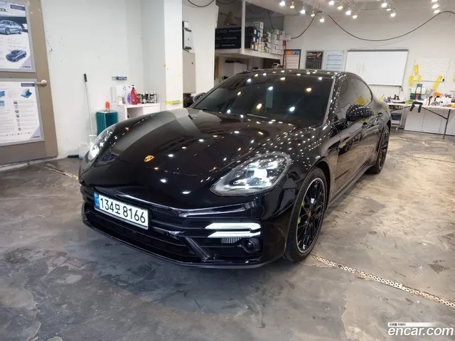 Porsche Panamera (971) 4.0 E- — миниатюра 1