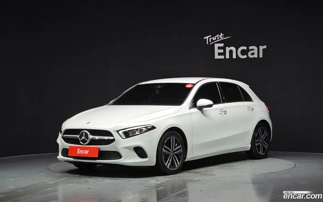 Mercedes-Benz A-Class (W177) A220 — миниатюра 1