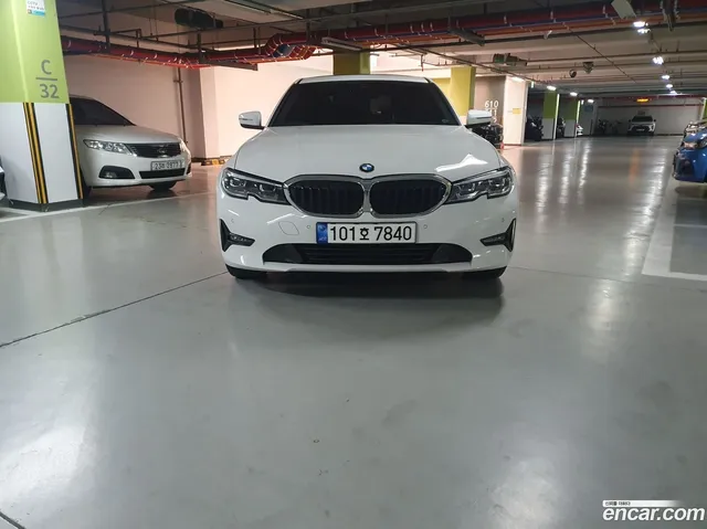 BMW 3 Series (G20) 320i — миниатюра 1