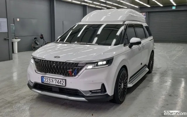 Kia Carnival 9 () — миниатюра 1