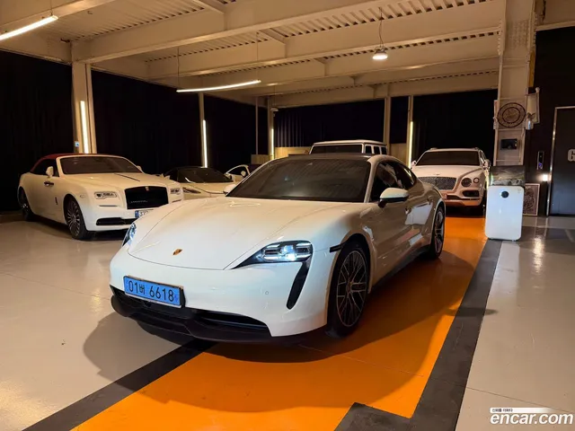 Porsche Taycan — миниатюра 1