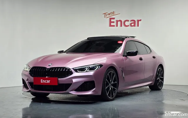 BMW 8 (G15) 840i xDrive M — миниатюра 1
