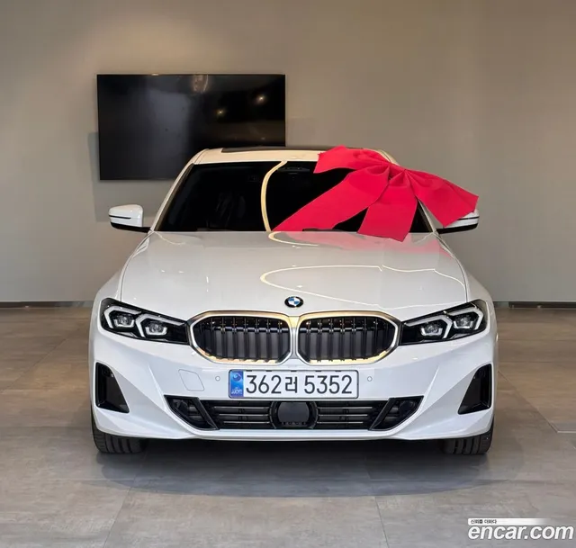 BMW 3 Series (G20) 320i — миниатюра 1