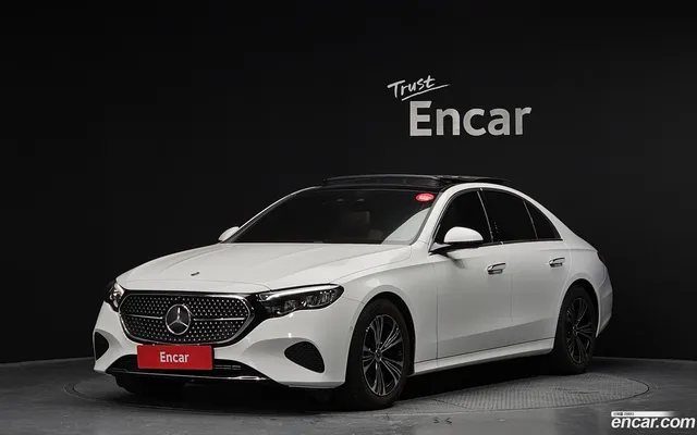 Mercedes-Benz E-Class (W214) E200 — миниатюра 1