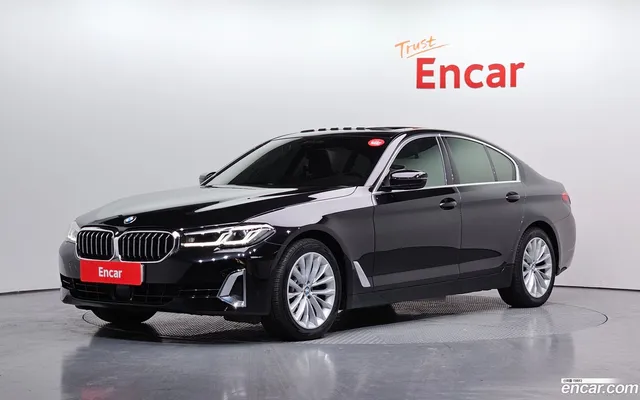 BMW 5 Series (G30) 523d — миниатюра 1