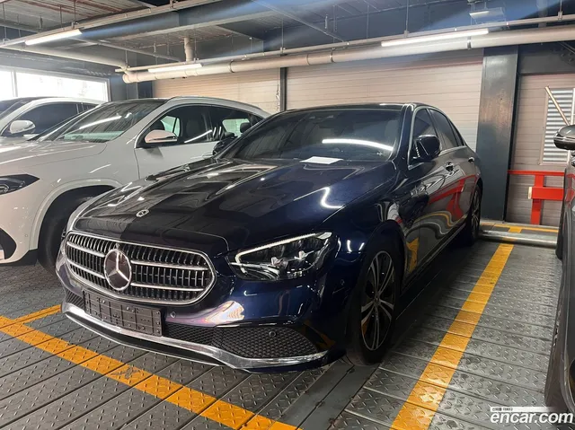 Mercedes-Benz E-Class (W213) E250 — миниатюра 1
