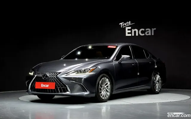 Lexus ES 300h — миниатюра 1