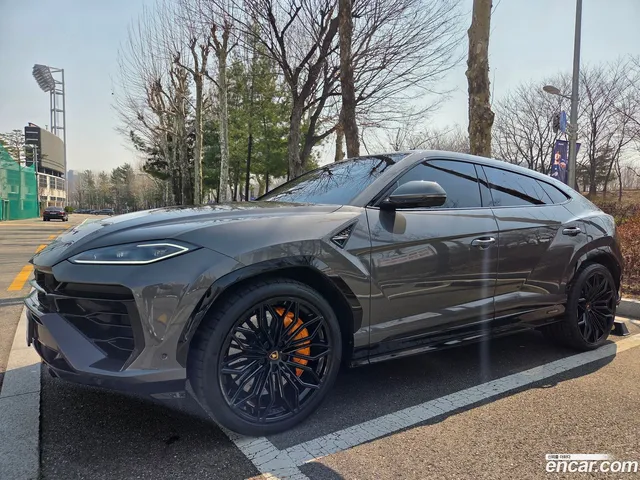 Lamborghini Urus 4.0 V8 SE — миниатюра 1