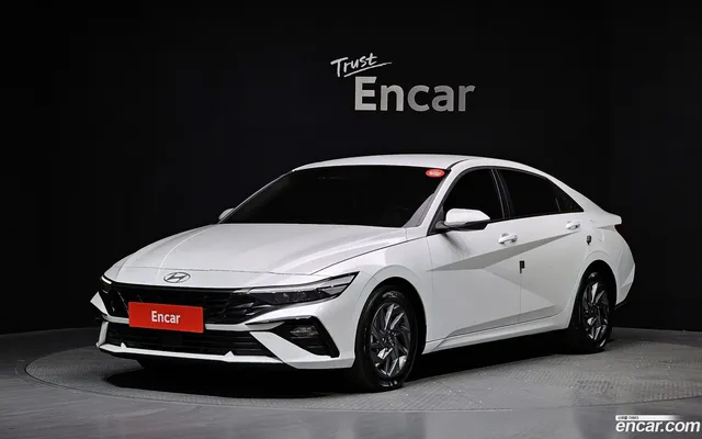 Hyundai Avante CN7 Hybrid — миниатюра 1