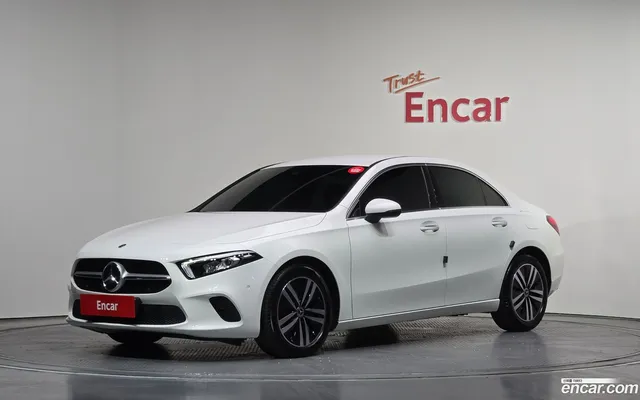 Mercedes-Benz A-Class (W177) A220 — миниатюра 1