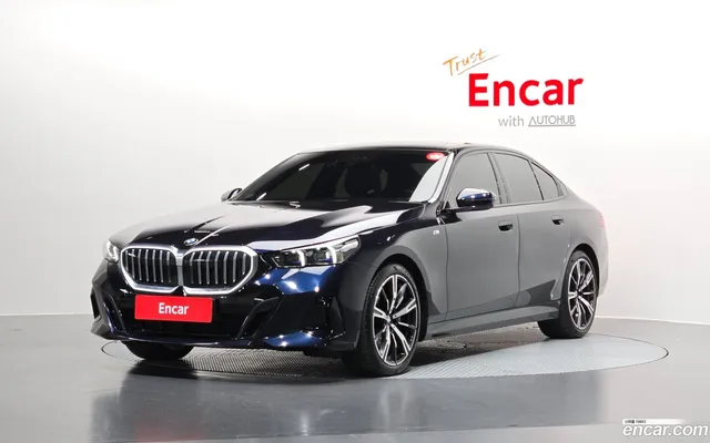 BMW 5 Series (G60) 530i xDrive M — миниатюра 1