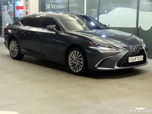 Lexus ES 300h — миниатюра 1