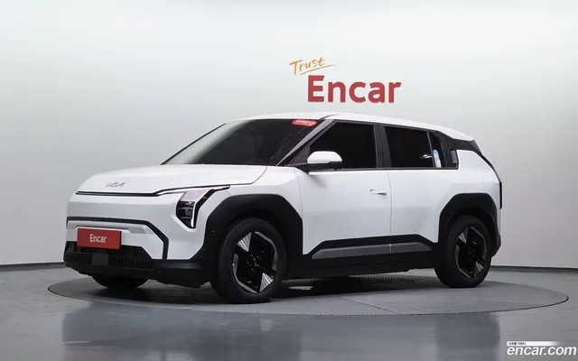 Kia EV3 2WD — миниатюра 1