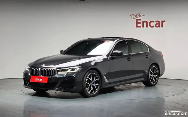 BMW 5 Series (G30) 530i M — миниатюра 1