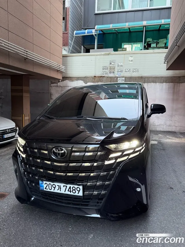 Toyota Alphard 2.5 HEV AWD — миниатюра 1