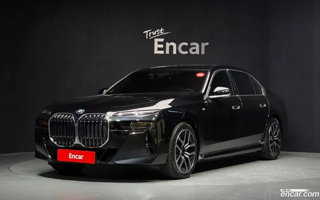 BMW i7 (G70) eDrive 50 M — миниатюра 1