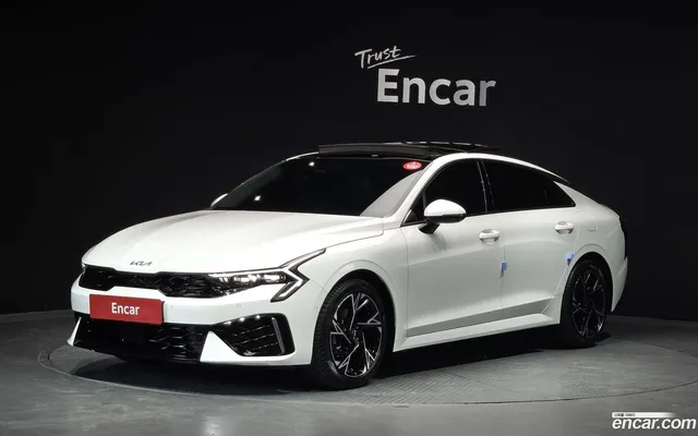 Kia K5 3 2.0 — миниатюра 1