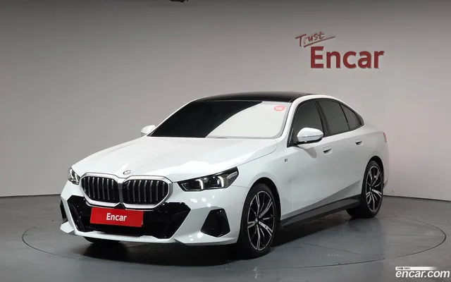 BMW 5 Series (G60) 530i xDrive M — миниатюра 1