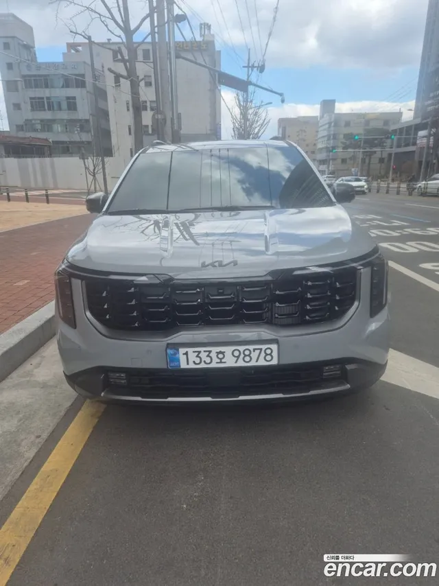 Kia Carnival HEV 7 X Line — миниатюра 1