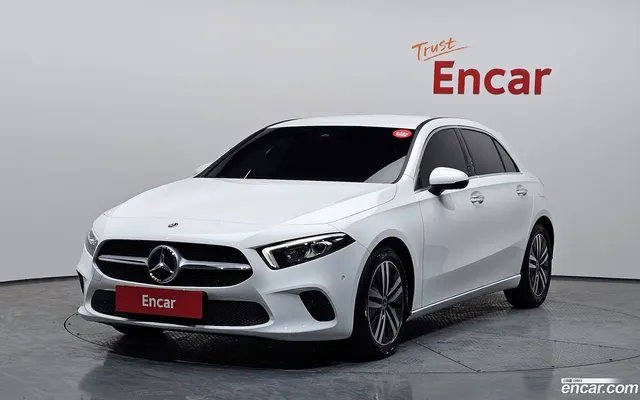 Mercedes-Benz A-Class (W177) A220 — миниатюра 1