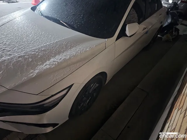 Hyundai Avante CN7 Hybrid — миниатюра 1