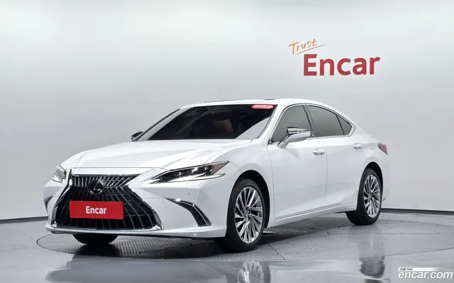 Lexus ES 300h — миниатюра 1