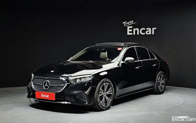 Mercedes-Benz E-Class (W214) E200 — миниатюра 1