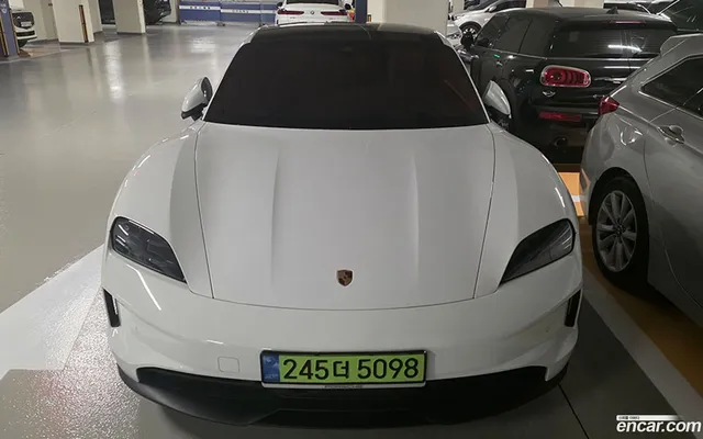 Porsche Taycan 4S — миниатюра 1