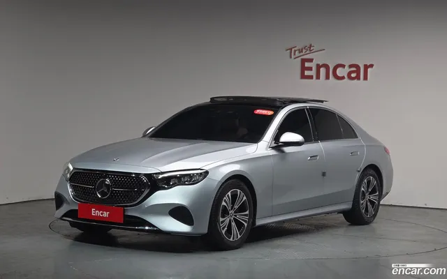 Mercedes-Benz E-Class (W214) E200 — миниатюра 1