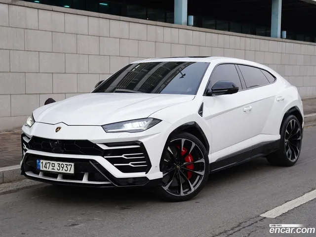 Lamborghini Urus 4.0 V8 — миниатюра 1